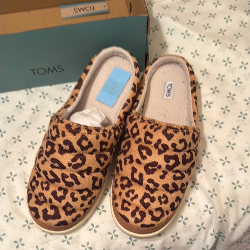 TOMS Kids Leopard Print Shoes